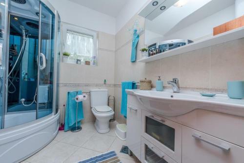 Apartment Sutomiscica 13872b