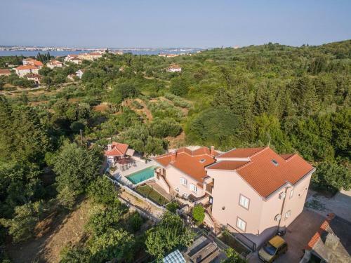 Apartment Sutomiscica 13872b