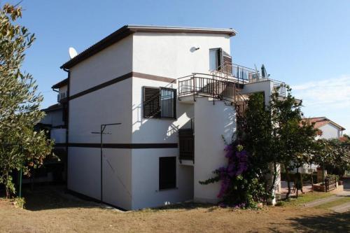 Apartment Premantura 2248b