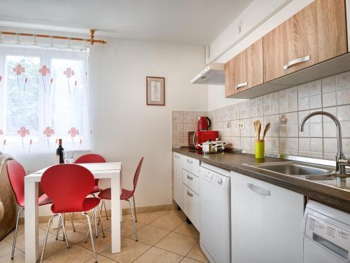 Apartment House Premate
