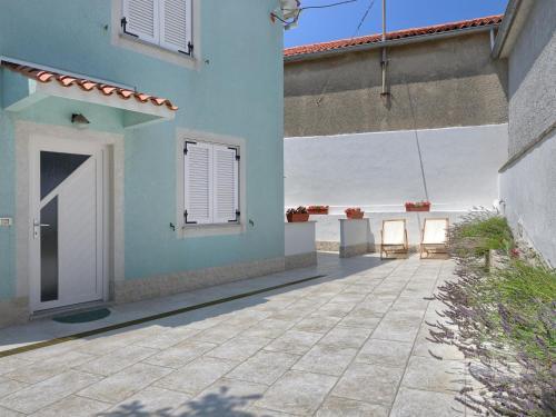 Apartment House Premate