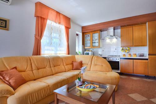 Apartment Rozi