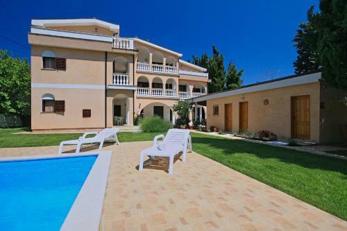 Hostal Sun Palace Residence