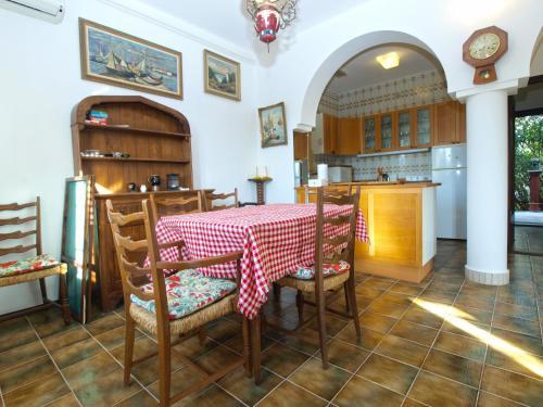 Apartment Ana 1786