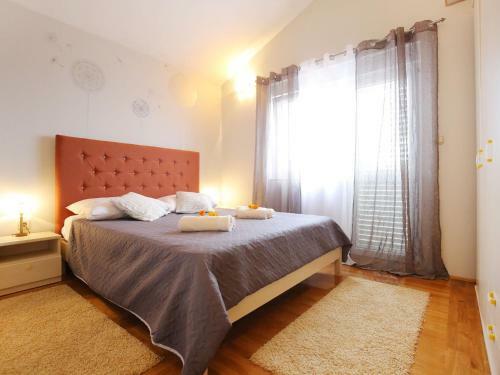 Holiday Home Emi