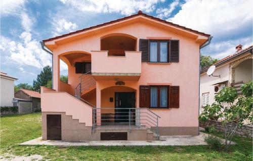 Two-bedroom Apartment In Pridraga