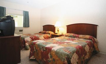 Hotel Sandwich Lodge & Resort