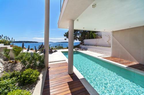 Primosten Villa Sleeps 6 Pool Air Con Wifi