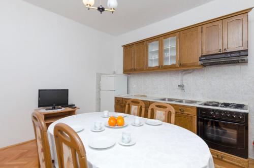Apartment Jurin Eva