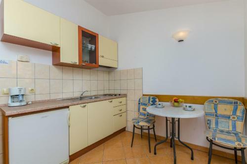 Apartments Karmela