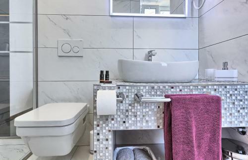 Hostal Mincheta - Luxury Rooms
