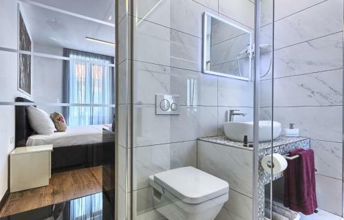 Hostal Mincheta - Luxury Rooms
