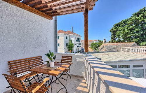 Hostal Mincheta - Luxury Rooms