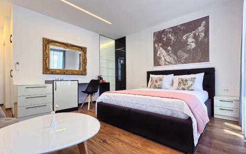 Hostal Mincheta - Luxury Rooms