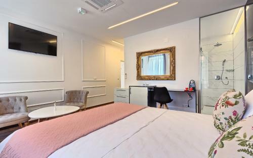 Hostal Mincheta - Luxury Rooms