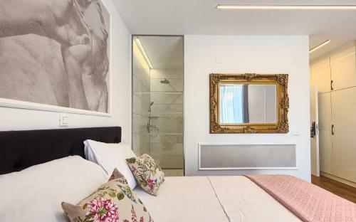 Hostal Mincheta - Luxury Rooms