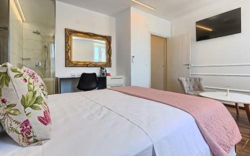Hostal Mincheta - Luxury Rooms