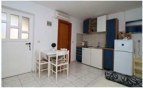 Apartments Elvi