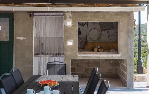 Four-bedroom Holiday Home In Primosten