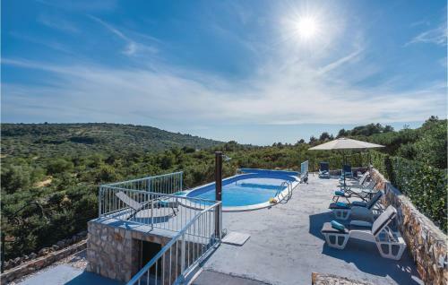 Four-bedroom Holiday Home In Primosten