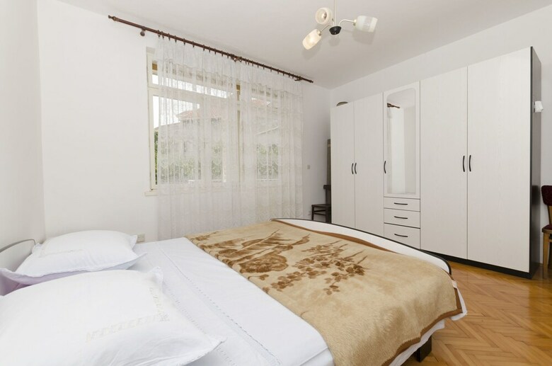 Apartment Tome G
