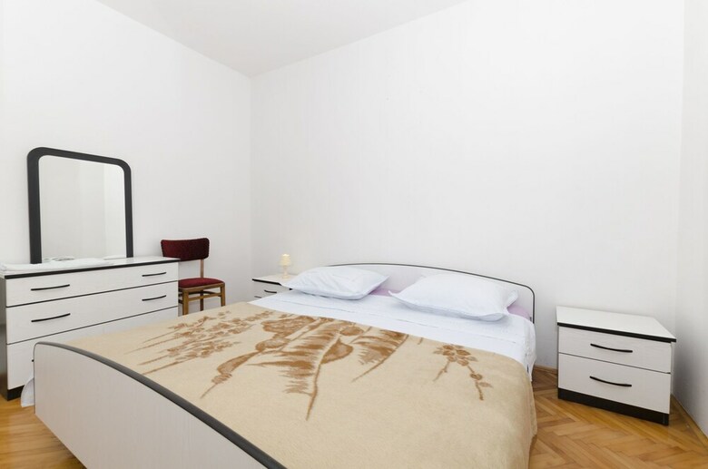 Apartment Tome G