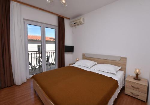 Hostal Apartments And Room Krste