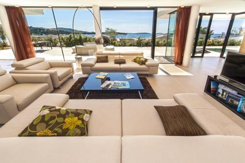 Primosten Villa Sleeps 6 Pool Air Con Wifi T583154