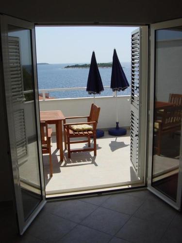 Apartment Primosten 15704c