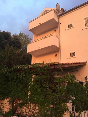 Apartment Primosten 15704c