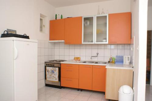 Apartment Primosten 4268a
