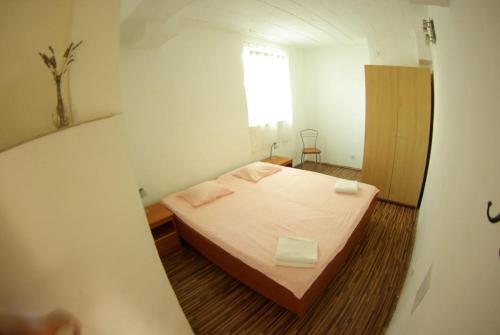 Apartments With A Parking Space Primosten - 15883