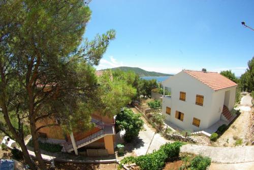 Apartments With A Parking Space Primosten - 15883