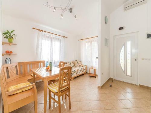 One-bedroom Apartment In Privlaka