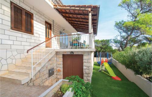 Five-bedroom Holiday Home In Prizba