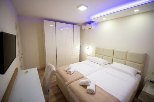 Apartments Leone