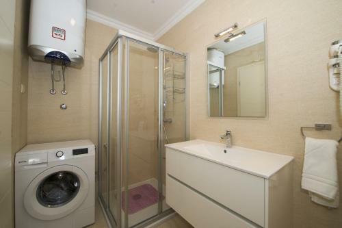 Apartments Leone