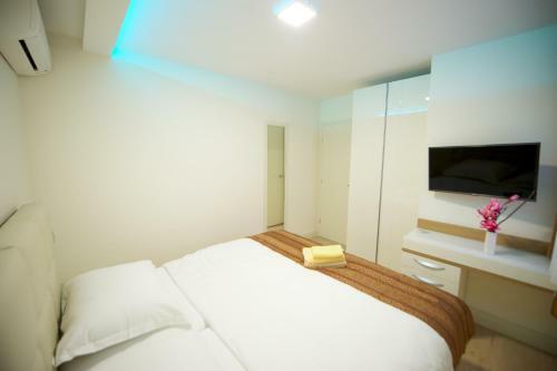 Apartments Leone
