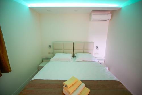Apartments Leone