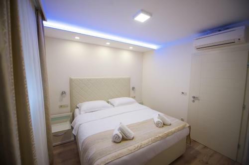 Apartments Leone