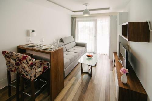 Apartments Leone