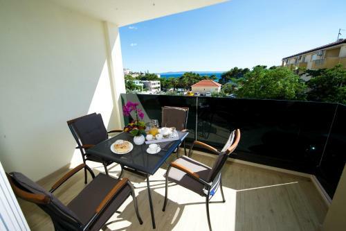Apartments Leone