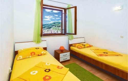 Two-bedroom Apartment In Pucisca