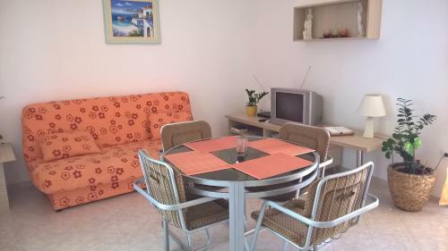 Apartments With A Parking Space Pula - 11288