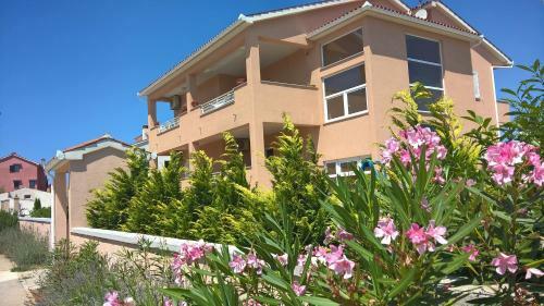 Apartments With A Parking Space Pula - 11288