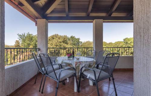 Four-bedroom Apartment In Pula