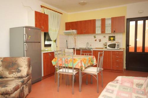 Apartments With A Parking Space Pula - 7664