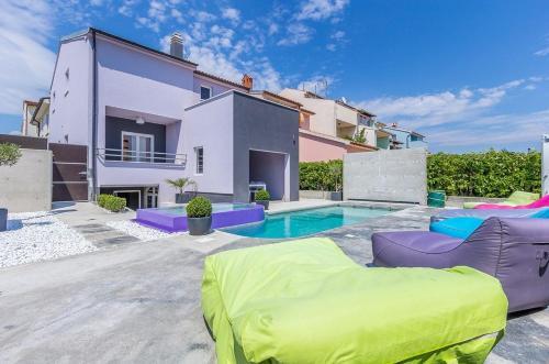 Holiday Home Moderna