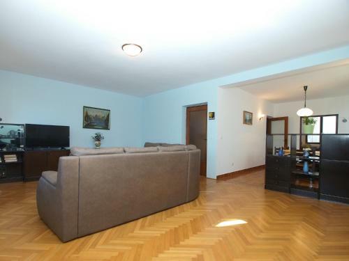 Apartments Mirela 850