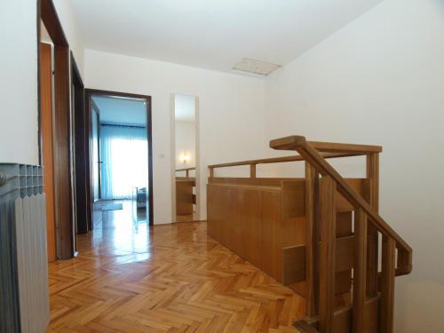 Apartments Mirela 850